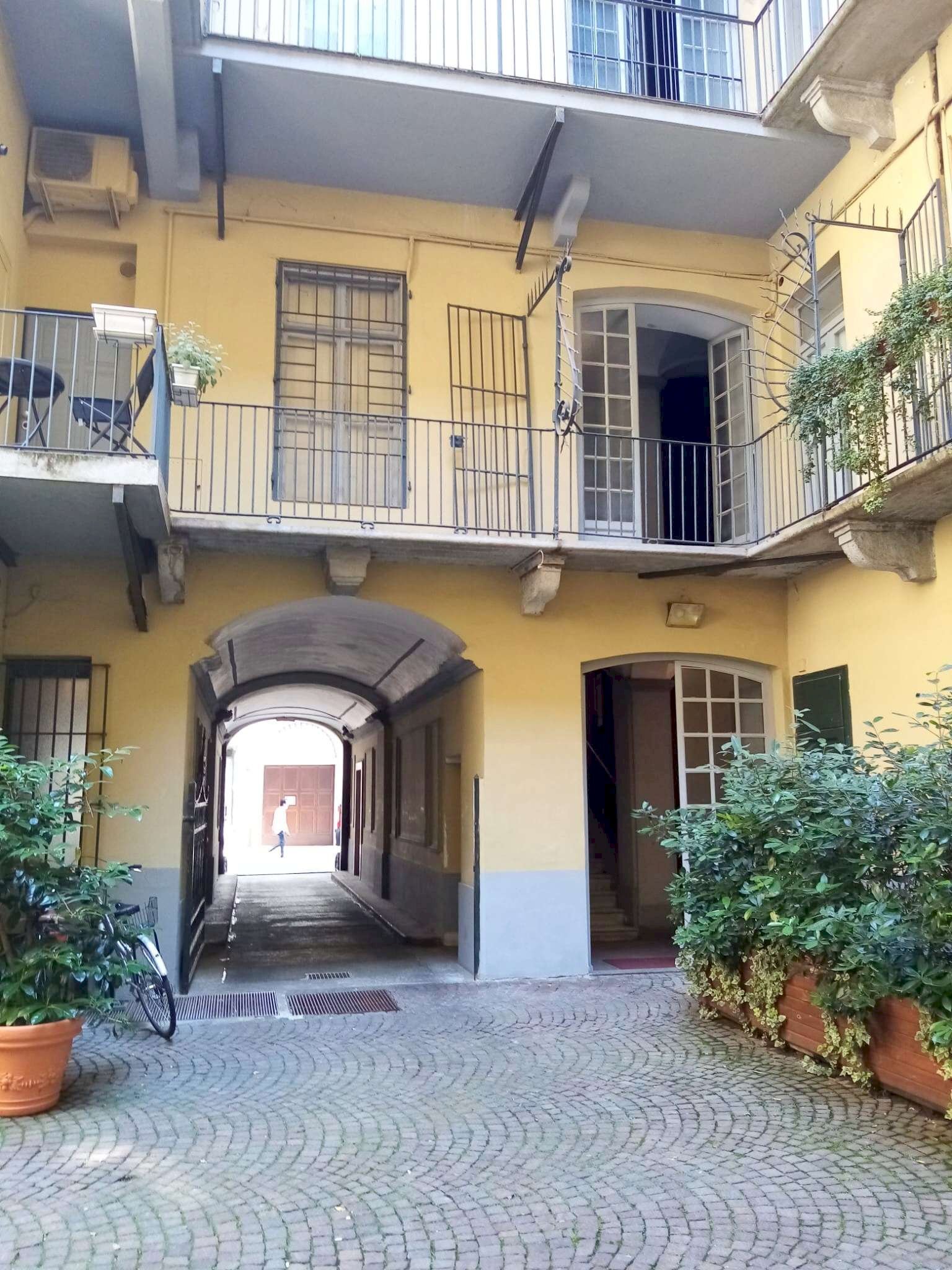 facciata interna - Two-room apartment via Accademia delle Scienze, 2, Torino (neighborhood Centro) - photo 3