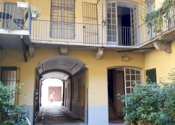 facciata interna - Bilocale via Accademia delle Scienze, 2, Torino (zona Centro) - foto 3