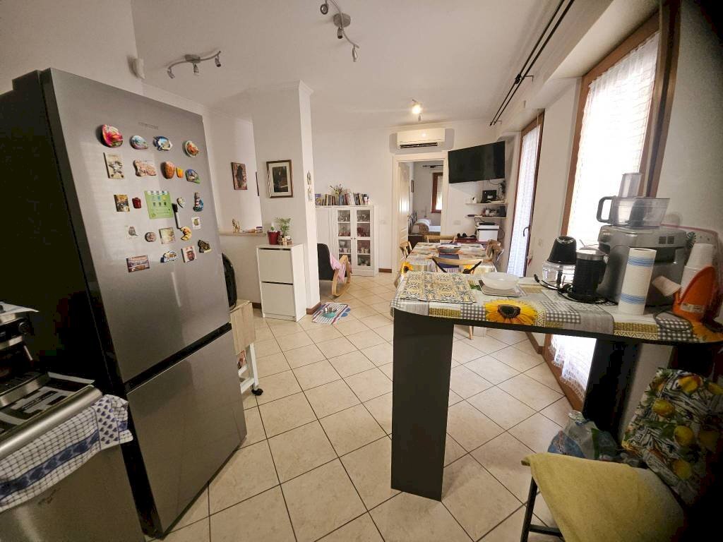 Cucina - Two-room apartment via di Acilia, Roma - photo 3