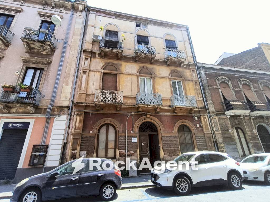 Facciata - Three-room apartment via Aloi, 36, Catania - photo 2