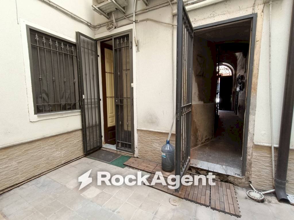 Cortile interno - Three-room apartment via Aloi, 36, Catania - photo 3