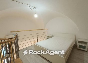 Camera da letto - Three-room apartment via Aloi, 36, Catania - photo 8