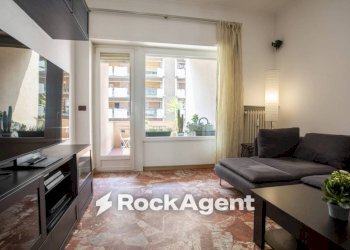 Salone - Three-room apartment via San Marino, 95, Torino (neighborhood Santa Rita) - photo 3