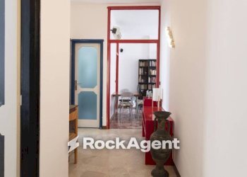 Corridoio - Three-room apartment via San Marino, 95, Torino (neighborhood Santa Rita) - photo 22