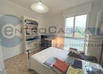 Camera da letto - Quadrilocale via Bellaria, 25, San Lazzaro di Savena - foto 9