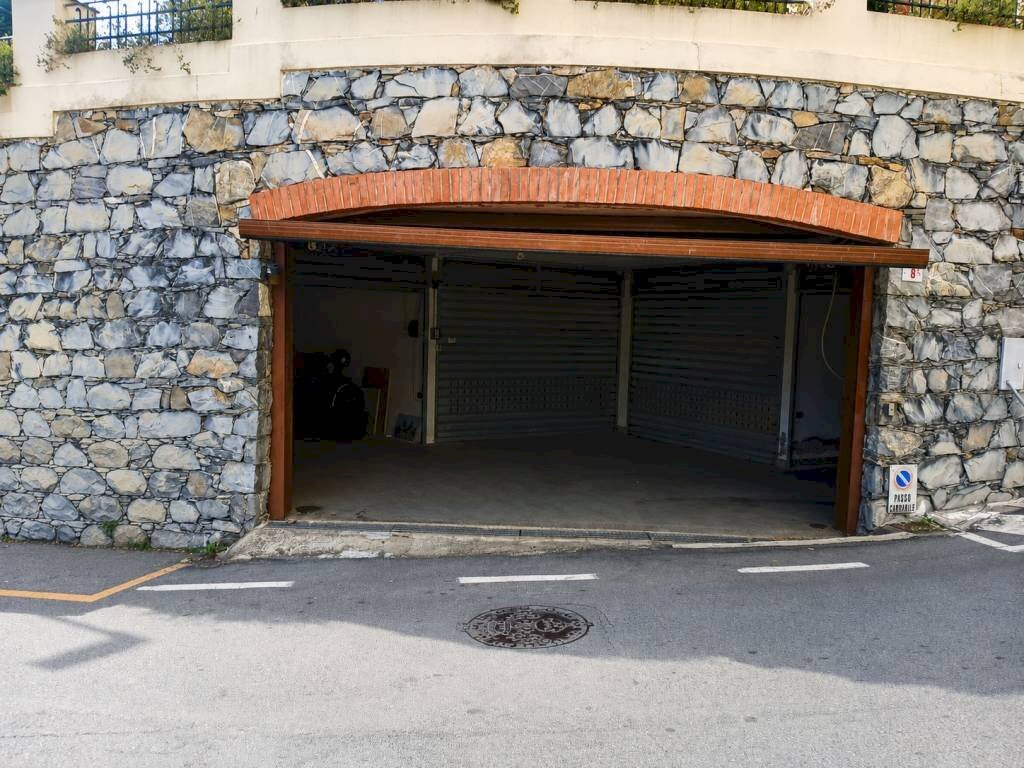 Ingresso - Box via Sant'Ilario, 6, Genova (zona Nervi) - foto 3