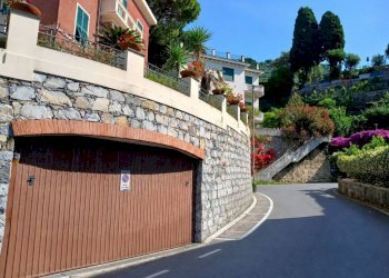 Ingresso - Box via Sant'Ilario, 6, Genova (zona Nervi) - foto 2