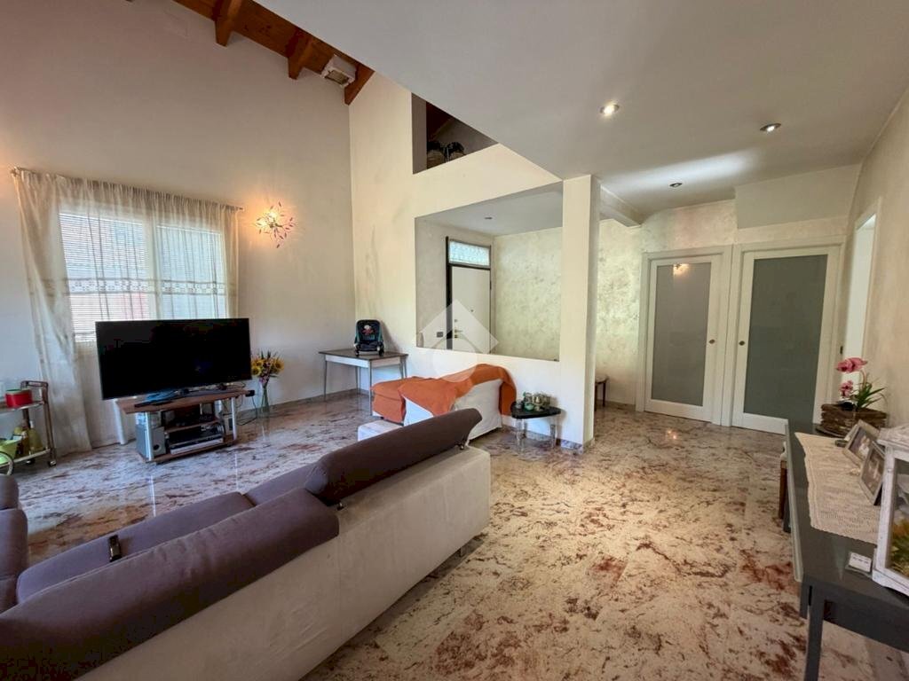 Casa indipendente Via fratelli cervi, Quattro Castella - foto 1