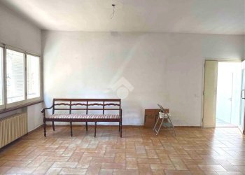 Two-room apartment Viale Cervia, Riccione - photo 17