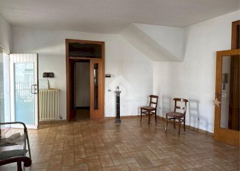 Two-room apartment Viale Cervia, Riccione - photo 18
