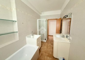 Two-room apartment Viale Cervia, Riccione - photo 27