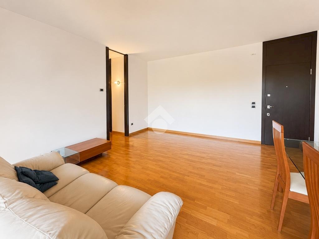 Three-room apartment via dei longobardi, hamlet Milano 3, Basiglio - photo 3