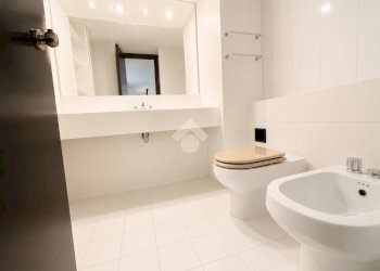 Three-room apartment via dei longobardi, hamlet Milano 3, Basiglio - photo 8