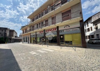 Negozio Via Baracca, Cameri - foto 4