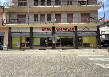 Negozio Via Baracca, Cameri - foto 6