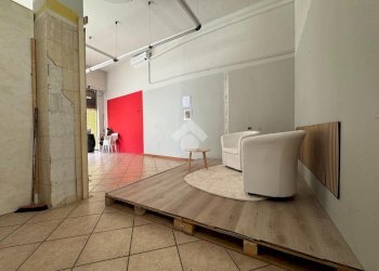 Negozio Via Baracca, Cameri - foto 12