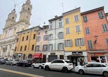 Two-room apartment Strada Massimo D'Azeglio, Parma (neighborhood Oltretorrente) - photo 2