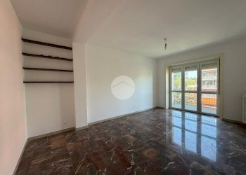 Three-room apartment Via Lorenzo Perosi, Milano (neighborhood Lorenteggio) - photo 4