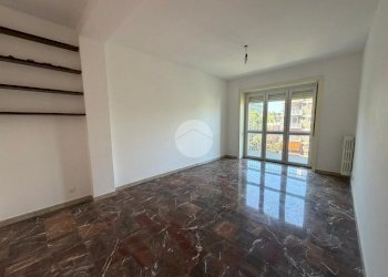 Three-room apartment Via Lorenzo Perosi, Milano (neighborhood Lorenteggio) - photo 5