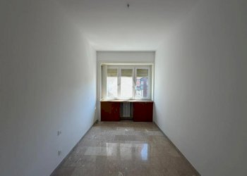 Three-room apartment Via Lorenzo Perosi, Milano (neighborhood Lorenteggio) - photo 25