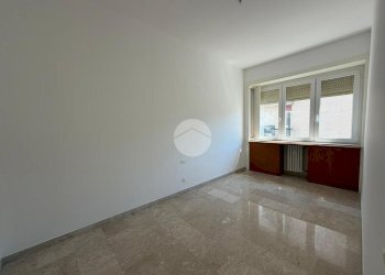 Three-room apartment Via Lorenzo Perosi, Milano (neighborhood Lorenteggio) - photo 28
