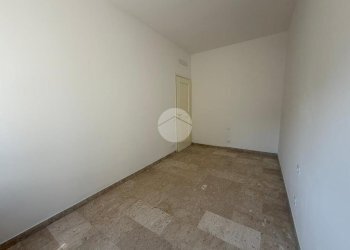 Three-room apartment Via Lorenzo Perosi, Milano (neighborhood Lorenteggio) - photo 32