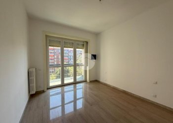 Three-room apartment Via Lorenzo Perosi, Milano (neighborhood Lorenteggio) - photo 40