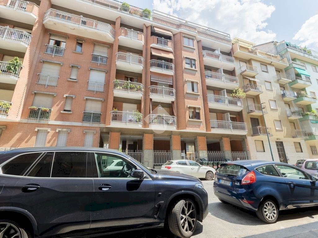 Three-room apartment Via Alfonso Ogliaro, Torino (neighborhood Santa Rita) - photo 2