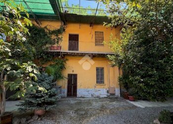 Rustic Piazza S. Martino, Grezzago - photo 1