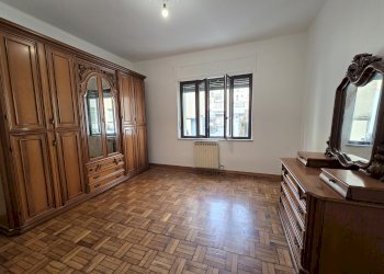 Camera - Trilocale Via Giovanni Schiaparelli, 8, Cuneo (zona Centro) - foto 7