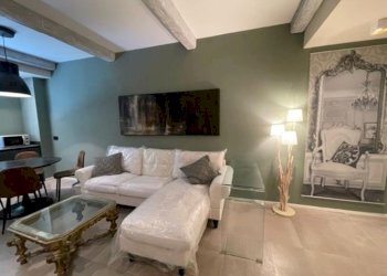 SOGGIORNO - Three-room apartment via San Petronio Vecchio, Bologna (neighborhood Santo Stefano) - photo 5