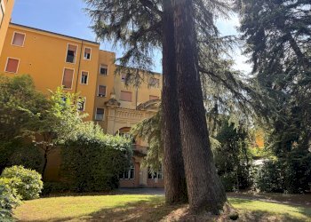 Three-room apartment via San Petronio Vecchio, Bologna (neighborhood Santo Stefano) - photo 1