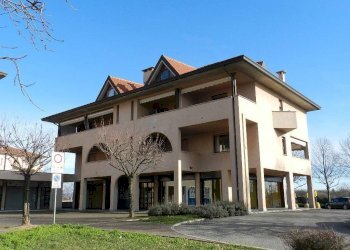 Foto 2 - Box Via Buonarroti
 
33, Bernareggio - foto 2