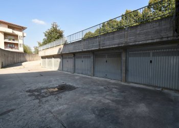 Foto 3 - Box Via Buonarroti
 
33, Bernareggio - foto 3
