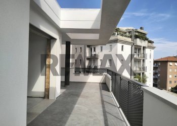 Balcone - Attico Via Curioni
 
10, Gallarate - foto 28