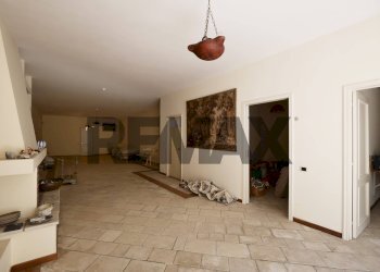 Hall / corridoio - Villa Via Dei Gelsomini
 
19, Noicàttaro - photo 28