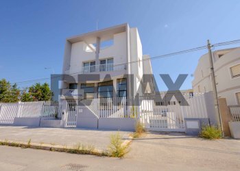 Edificio all\'aperto - Office Viale delle Nazioni
52, Bitonto - photo 36