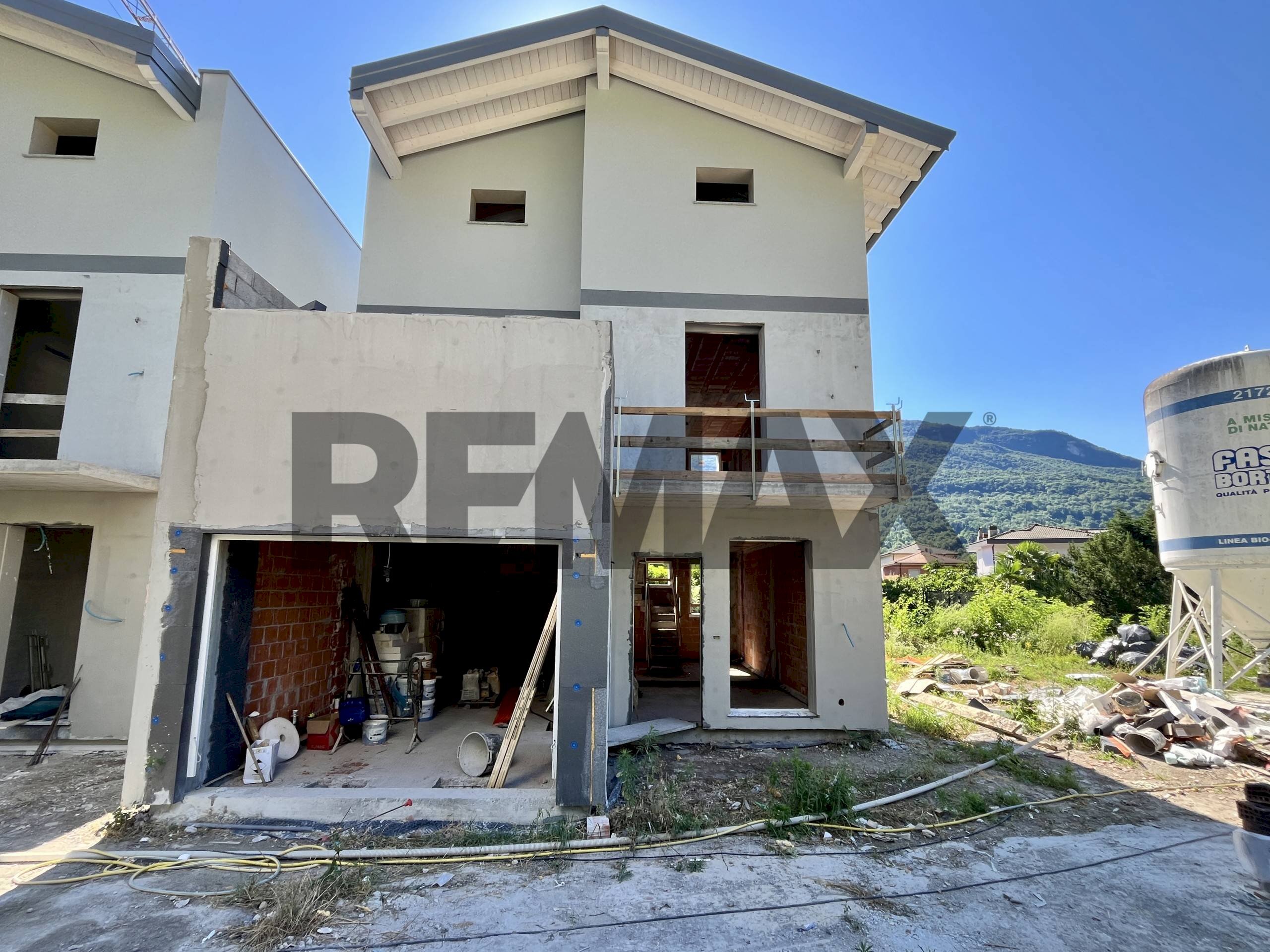 Casa all\'aperto - Villa a Schiera Via San Pietro
snc, Porto Ceresio - foto 2