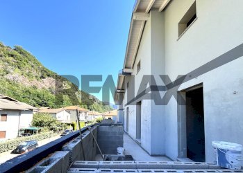 Balcone - Villa a Schiera Via San Pietro
 
snc, Porto Ceresio - foto 6