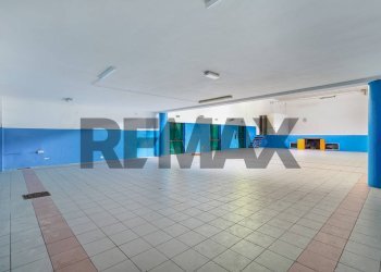 locale principale - Commercial Premises via Mazzini
9, Cava Manara - photo 2