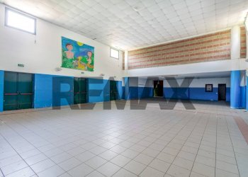 locale principale - Commercial Premises via Mazzini
9, Cava Manara - photo 8