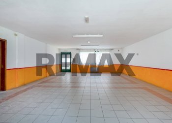 altri locali - Commercial Premises via Mazzini
9, Cava Manara - photo 16