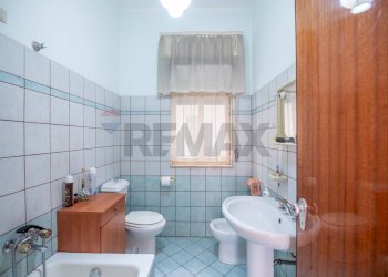 Bagno - Quadrilocale Via Sebastiano Scamporlino
 
6, Francofonte - foto 24