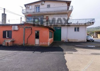 Edificio all\'aperto - Three-room apartment Via Giarre Nunziata
 
57, Mascali - photo 32