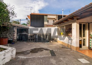 Casa all\'aperto - Casa indipendente Via Passopomo
 
9, Zafferana Etnea - foto 2