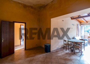 Sala da pranzo - Casa indipendente Via Passopomo
 
9, Zafferana Etnea - foto 18