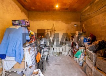 Dispensa di stoccaggio - Casa indipendente Via Passopomo
 
9, Zafferana Etnea - foto 19