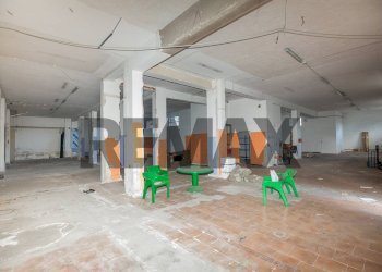 Parcheggio - Magazzino CIRCONVALLAZIONE - VIA MARCO POLO 50 - VIA PIDATELLA 263 - VIA DUCA DEGLI ABBRUZZI 192 B
VIALE MARCO POLO 50, Catania - foto 2