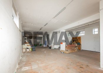 Parcheggio - Magazzino CIRCONVALLAZIONE - VIA MARCO POLO 50 - VIA PIDATELLA 263 - VIA DUCA DEGLI ABBRUZZI 192 B
VIALE MARCO POLO 50, Catania - foto 4