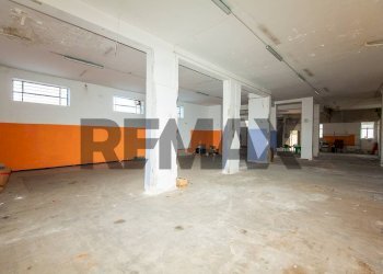Parcheggio - Magazzino CIRCONVALLAZIONE - VIA MARCO POLO 50 - VIA PIDATELLA 263 - VIA DUCA DEGLI ABBRUZZI 192 B
VIALE MARCO POLO 50, Catania - foto 10